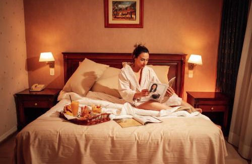 La Rioja Hotel | Discover Naindo Park Hotel: Family-Friendly with Pool & Spa