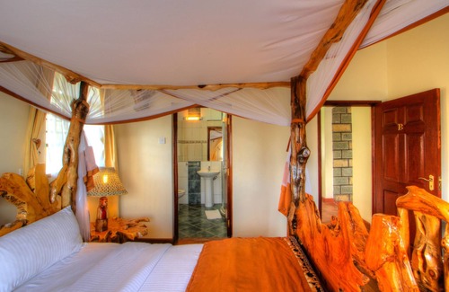 Naivasha Cabin | Idyllic Naivasha Kongoni Lodge - Lakefront Escape Awaits