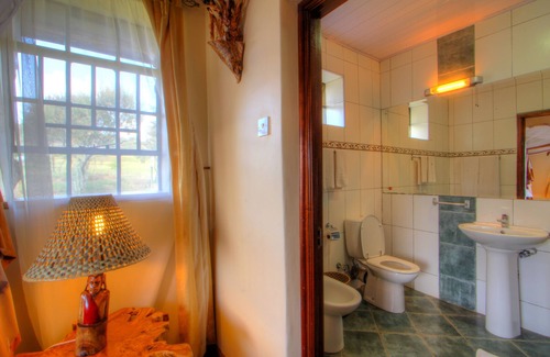 Naivasha Cabin | Idyllic Naivasha Kongoni Lodge - Lakefront Escape Awaits