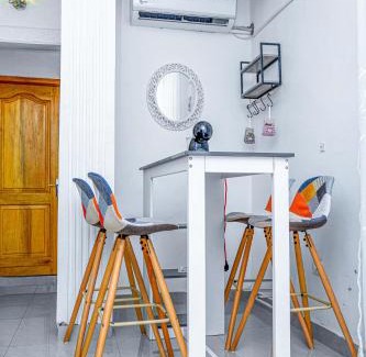 Douala Apartment | Elegant NAIVELI-PALM Apartment with Child-Friendly Amenities