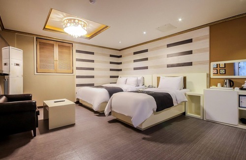 Naju Hotel | Eco-Friendly Retreat at Naju M with Family Amenities