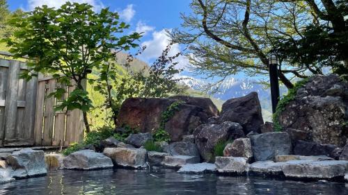Matsumoto Hotel | Relax at Nakanoyu Onsen Ryokan: Your Tranquil Getaway