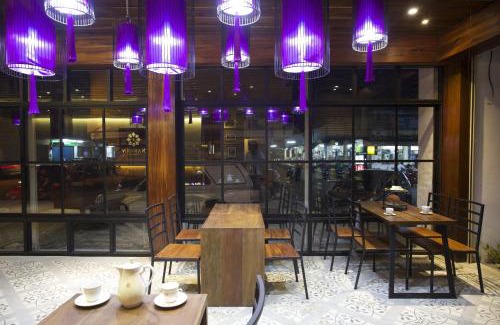 Thani Bed & Breakfast | Budget-Friendly Nakorn De Sukhothai Hip Hotel - Guest Rated 9/10