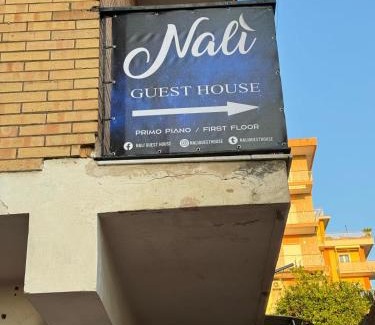 Ercolano Apartment | Top-Rated Nalí Guest House: Family-Friendly with Dining
