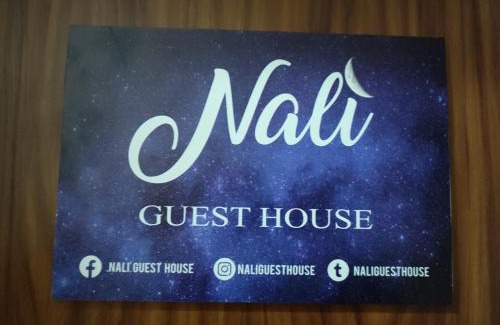 Ercolano Apartment | Top-Rated Nalí Guest House: Family-Friendly with Dining