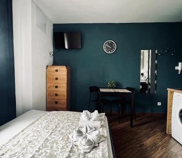 Załeze Apartment | Family-Friendly eM Apartment 17 with High Guest Ratings