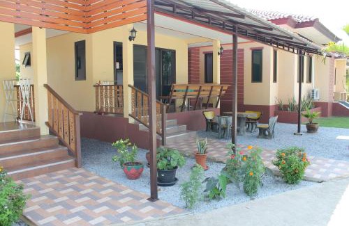 Rayong Apartment | Oceanfront Family Getaway at Naluemon Village FH 2