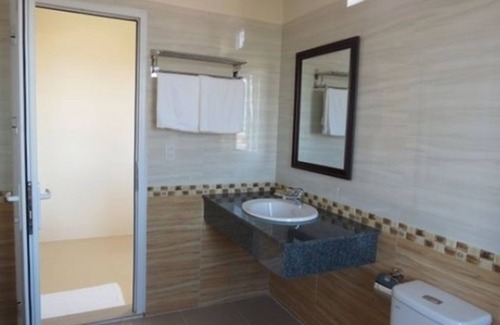 Dong Hoi Hotel | Guest Favorite: Nam Long Plus Hotel with Kitchen & Dining