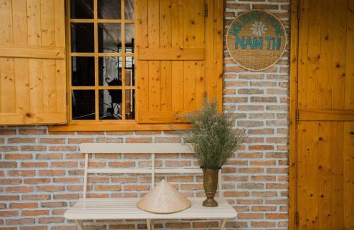 Đong Hoa Hiep House | Pet-Friendly Nam Thi Holiday Home with Great Amenities