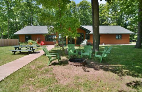 Cable House | Pet Friendly Retreat at Namakagon Landing Condo