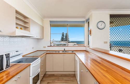 Yamba Apartment | Beautiful Ocean Views at Namanula Unit 6 for Every Budget