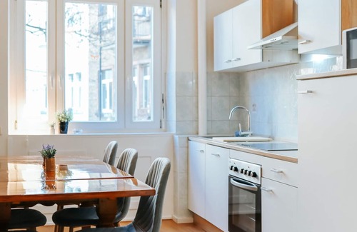 Mannheim Apartment | Experience Namastay! - Elegance with Wasserturm Views
