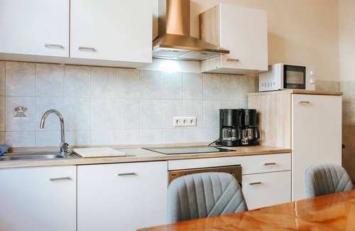 Mannheim Apartment | Experience Namastay! - Elegance with Wasserturm Views