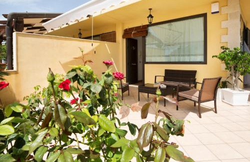 Casuzze Villa | Inviting Namaste: Family-Friendly Retreat with Top Reviews