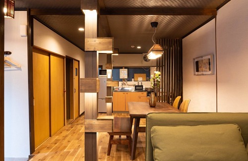 Nishinari House | Stylish Namba Suites: 4 Min from Station, Family-Friendly