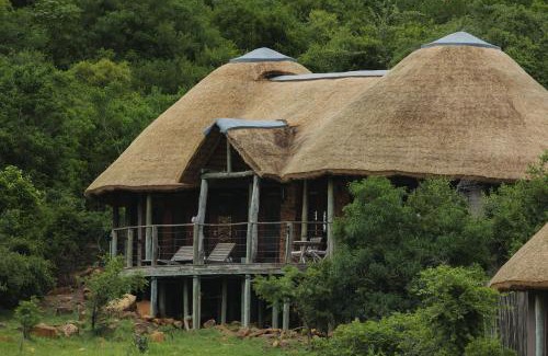 Ladysmith Cabin | Experience Nambiti Plains: 5-Star Bliss with Ocean Views