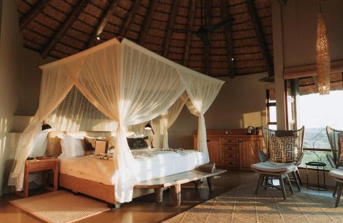 Ladysmith Cabin | Experience Nambiti Plains: 5-Star Bliss with Ocean Views