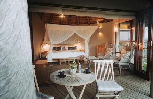 Ladysmith Cabin | Experience Nambiti Plains: 5-Star Bliss with Ocean Views