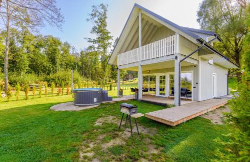Kurtuvenai House | Escape to Giliaus Elingas: Pet-Friendly Beachfront Retreat