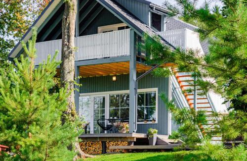 Kurtuvenai Apartment | Explore Mėlynas namelis by the Lake: Pet-Friendly Retreat