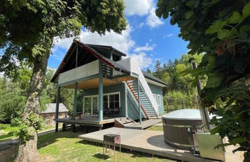 Kurtuvenai Apartment | Explore Mėlynas namelis by the Lake: Pet-Friendly Retreat