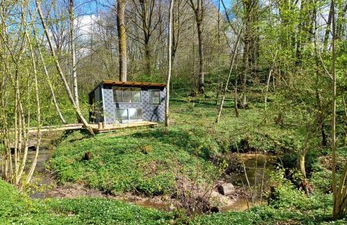 Klaipeda county House | Cozy Namelis miške Liuka: Pet & Child-Friendly Escape