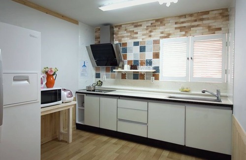 Namhae Apartment | Inviting Namhae Bins House Pension with Family-Friendly Amenities