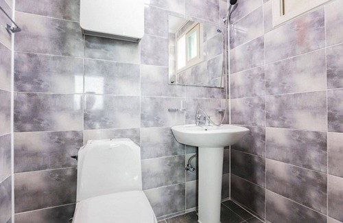 Tanghang-ri House | Namhae Gonige Pension: Eco-Friendly Retreat with Pool