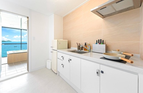 Namhae House | Relax at Namhae Himom Kis Spa Pension with Pool & Kitchen