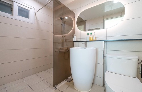 Namhae House | Discover Namhae Mansion Morak: Family-Friendly Retreat