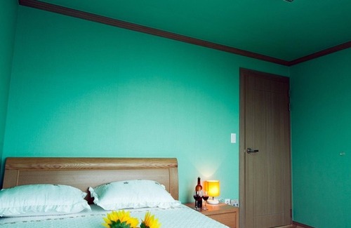 Namhae House | Eco-Friendly Namhae Seomnara Hayanjip Pension Awaits You