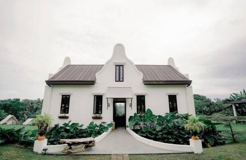 Buck Estate House | Discover Nami Carolina: Your Family-Friendly Retreat Near Tagaytay