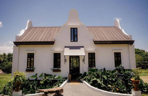 Buck Estate House | Discover Nami Carolina: Your Family-Friendly Retreat Near Tagaytay