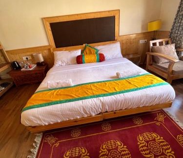 Leh House | Discover Namra Villa: Pet-Friendly Stay with Pool & Breakfast
