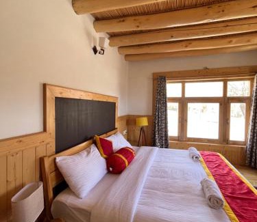 Leh House | Discover Namra Villa: Pet-Friendly Stay with Pool & Breakfast