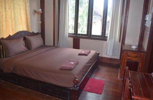 Vang Vieng House | Budget-Friendly Namsong Bridge Bungalows with Great Amenities