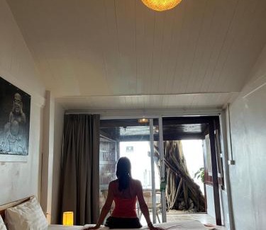 Ko Pha-ngan Cabin | Beachfront Bliss at Namthip Homebeach - Rated 8.3/10