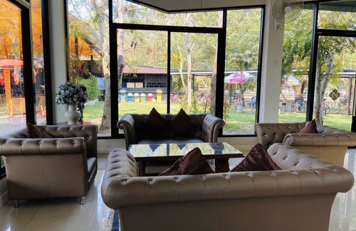 Nan Hotel | Relax at Namthong Nan Hotel: Pool, Dining & Family-Friendly