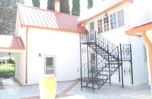 Faywood Apartment | Experience Nan Ranch: Pet-Friendly Retreat with Pool & Spa
