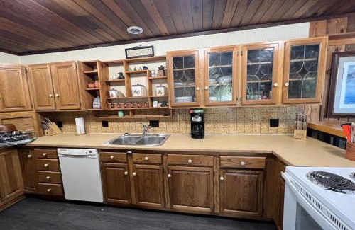 Joseph House | Family-Friendly Getaway at Nana and Papa's Hotel
