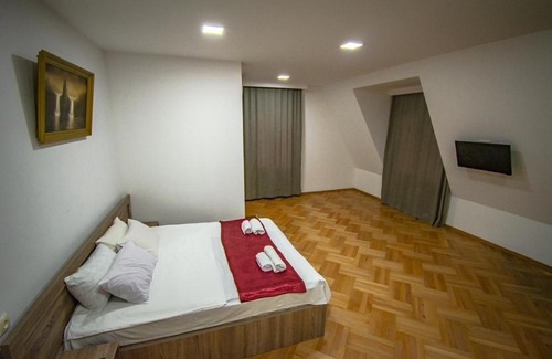 Batumi House | Top-Rated NaNa's Guesthouse with Ocean Views & Family Amenities