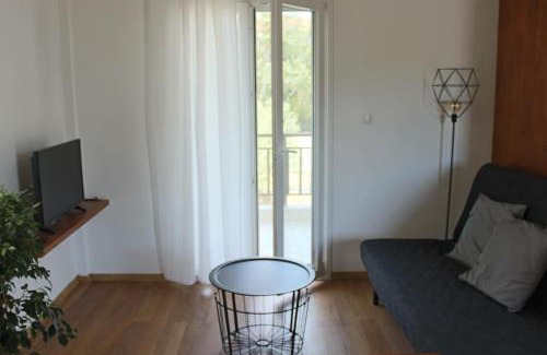 Ormos Panagias Apartment | Oceanfront Nana's Studios: Guest Rated 9.5/10 for Families