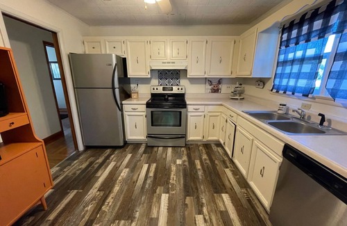 Licking House | Discover Nana's Townhouse in the Heart of the Ozarks