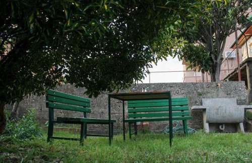 Mostar Apartment | NANAs House - Entire Old House with private Yard