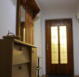 Mostar Apartment | NANAs House - Entire Old House with private Yard