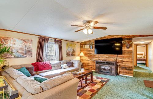 Nancy House | Cozy Nancy Cabin with Fire Pit, Perfect for Families!