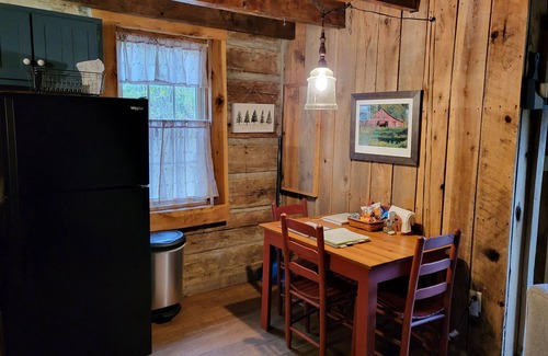 Nancy Cabin | Historic 1800s Log Cabin in Nancy, Kentucky with Great Amenities
