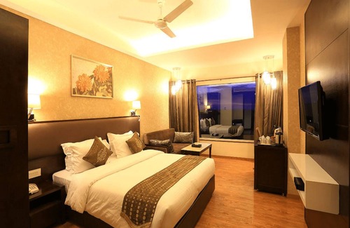 Dewas Hotel | Top-Rated Nandan Kanan-M Square Hotels with Pool & Dining