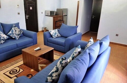Sagamu Hotel | Discover Nandas Hotel: Family-Friendly with Pool & Dining