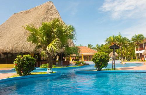 La Cruz Hotel | Escape to Nandel Beach Resort: Oceanfront Bliss Awaits
